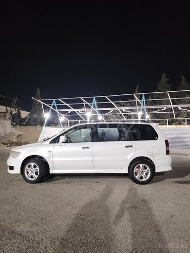 Mitsubishi  2001, 302,000 km - 2.4 l - Bakı