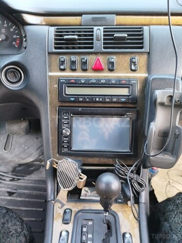 Mercedes E 240 1998, 434,000 km - 2.4 l - Bakı