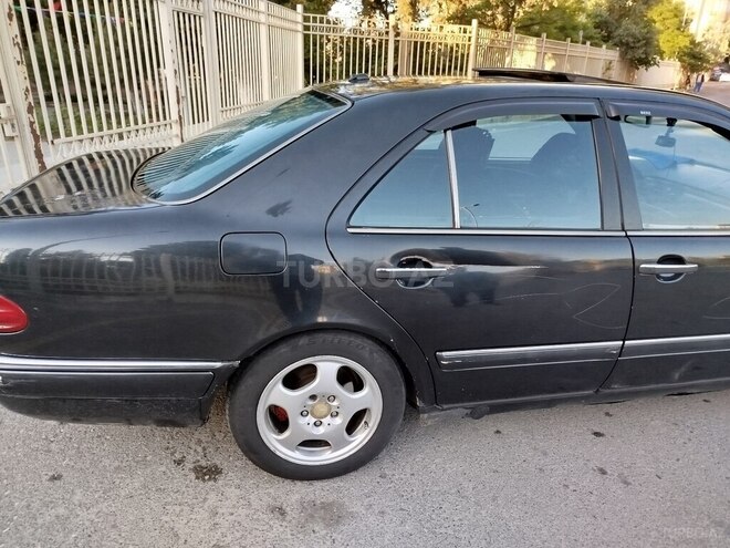 Mercedes E 240 1998, 434,000 km - 2.4 l - Bakı