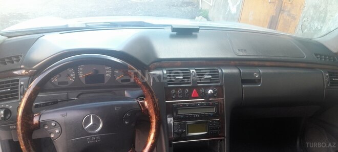 Mercedes E 220 d 2000, 299,565 km - 2.2 l - Bakı