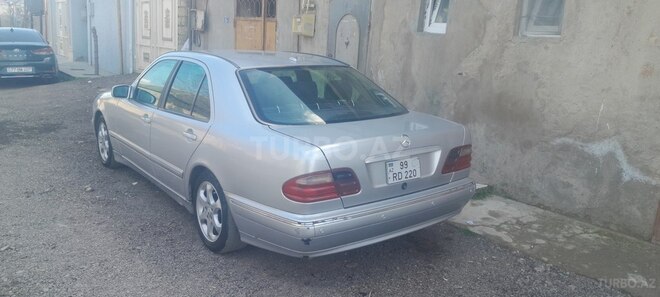Mercedes E 220 d 2000, 299,565 km - 2.2 l - Bakı