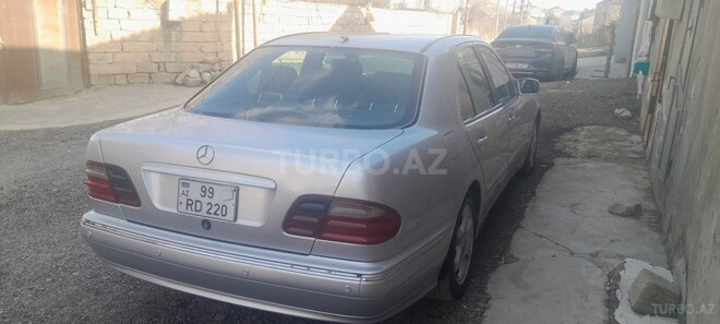 Mercedes E 220 d 2000, 299,565 km - 2.2 l - Bakı