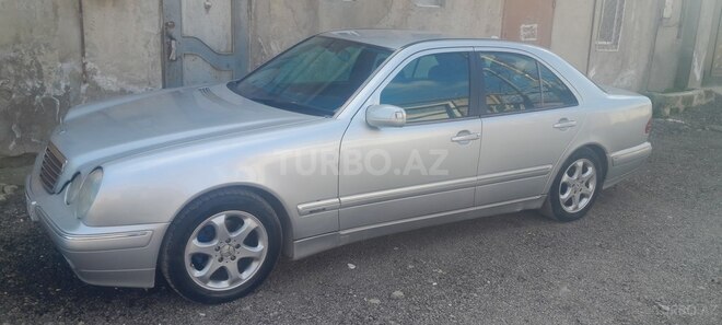 Mercedes E 220 d 2000, 299,565 km - 2.2 l - Bakı
