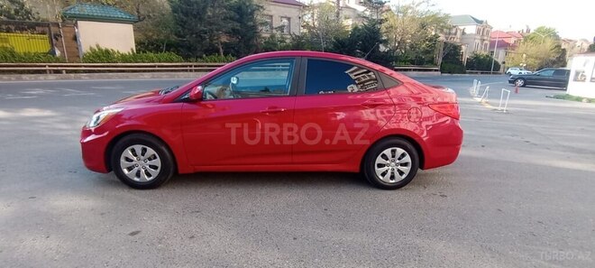 Hyundai Accent-4