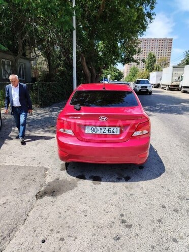 Hyundai Accent-5