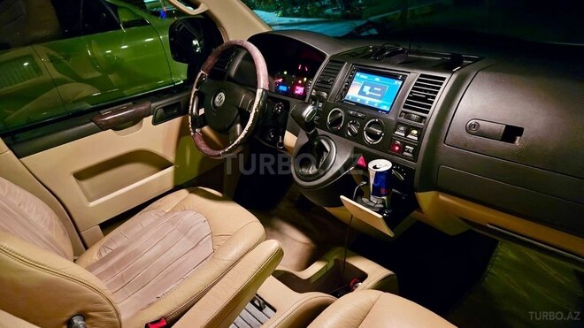 Volkswagen Multivan 2010, 97,000 km - 2.5 l - Bakı