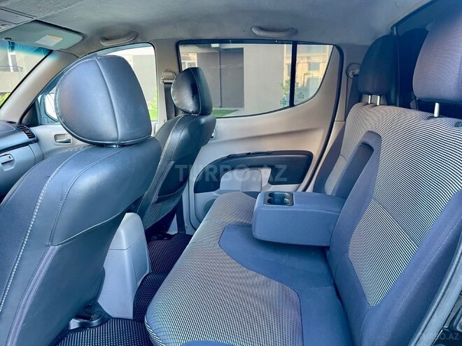 Mitsubishi L200 2008, 245,000 km - 2.5 l - Bakı