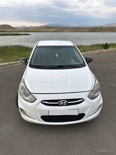 Hyundai Accent-1