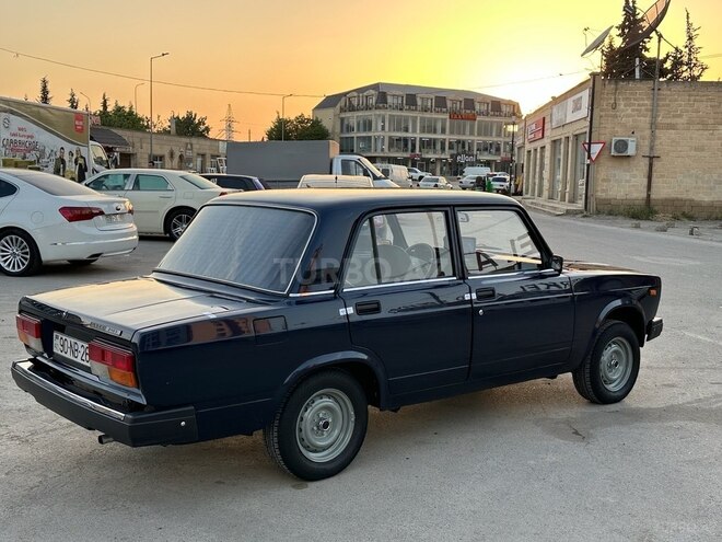 LADA (VAZ) 2107 2011, 80,000 km - 1.6 l - Salyan