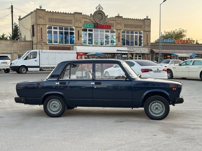 LADA (VAZ) 2107 2011, 80,000 km - 1.6 l - Salyan