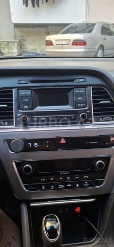 Hyundai Sonata-10