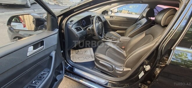 Hyundai Sonata-13