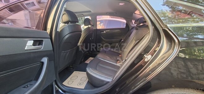 Hyundai Sonata-11