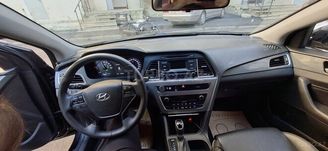 Hyundai Sonata-14