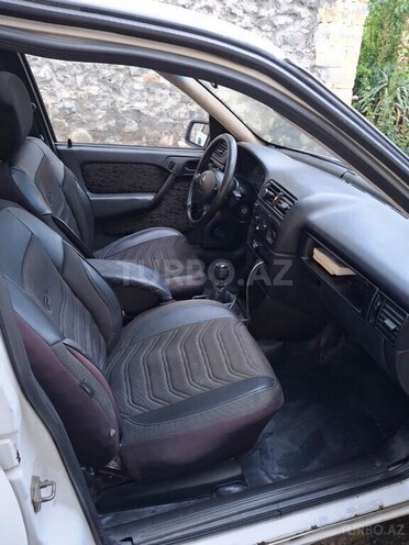 Opel Vectra 1990, 259,000 km - 1.6 l - Bakı