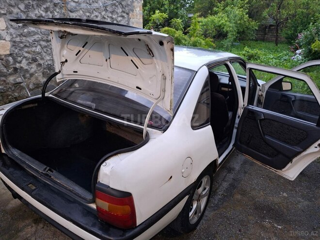 Opel Vectra 1990, 259,000 km - 1.6 l - Bakı