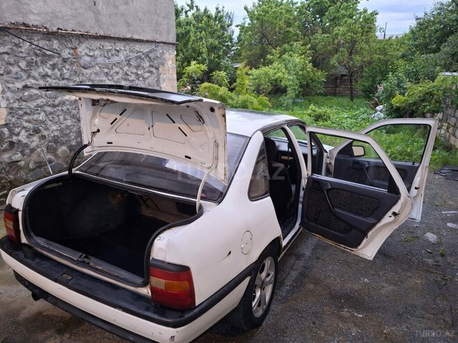 Opel Vectra 1990, 259,000 km - 1.6 l - Bakı