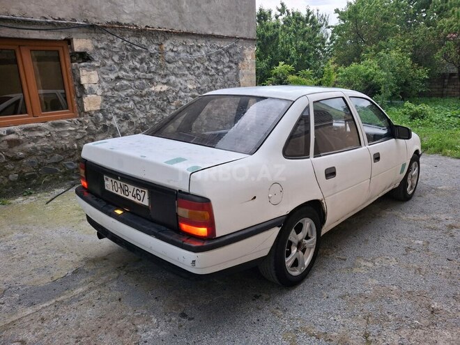 Opel Vectra 1990, 259,000 km - 1.6 l - Bakı