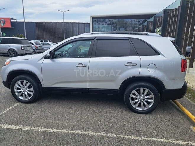 Kia Sorento-12