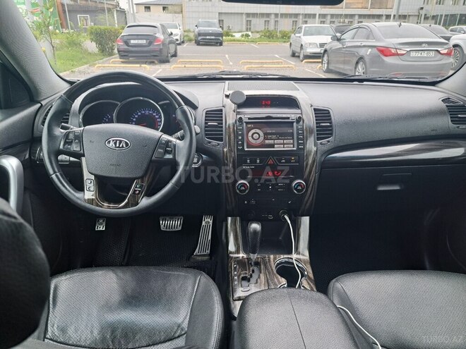 Kia Sorento-13