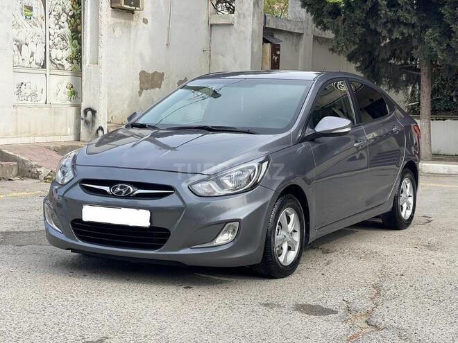 Hyundai Accent-4