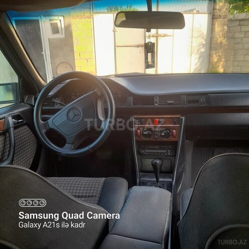 Mercedes E 200 1990, 125,000 km - 2.0 l - Bərdə