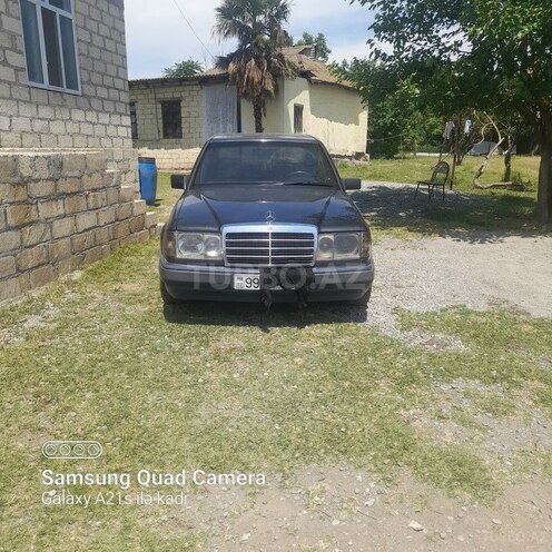 Mercedes E 200 1990, 125,000 km - 2.0 l - Bərdə
