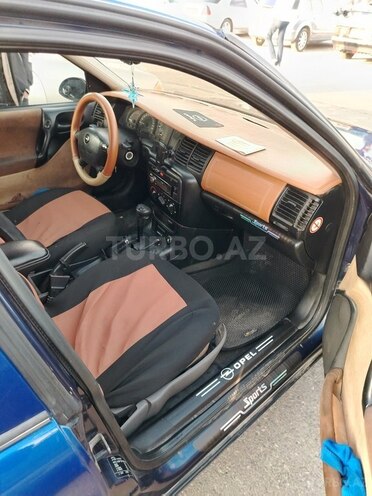 Opel Vectra 1999, 210,000 km - 1.6 l - Bakı