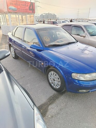 Opel Vectra 1999, 210,000 km - 1.6 l - Bakı