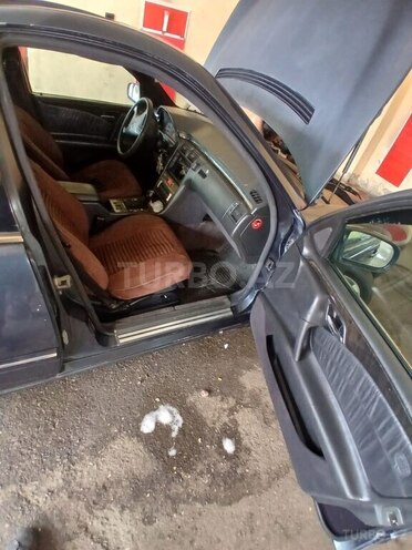 Mercedes E 200 1997, 323,232 km - 2.0 l - Gəncə