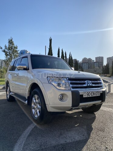 Mitsubishi Pajero 2010, 194,000 km - 3.5 л - Bakı