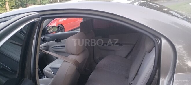 Hyundai Accent-7