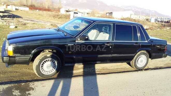 Volvo  1988, 250,000 km - 2.3 л - İsmayıllı