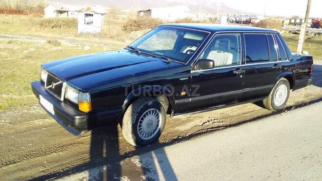 Volvo  1988, 250,000 km - 2.3 л - İsmayıllı