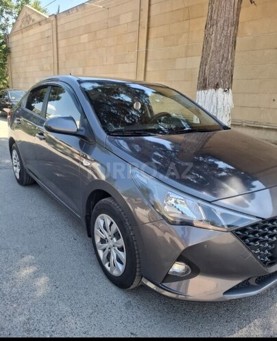 Hyundai Accent-2