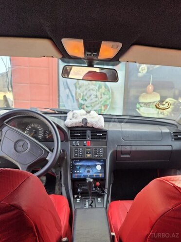 Mercedes C 200 1994, 300,000 km - 2.0 л - Quba