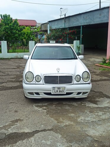 Mercedes E 240 1999, 366,000 km - 2.4 л - Bakı