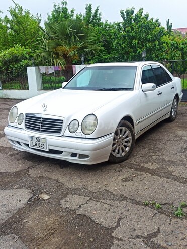 Mercedes E 240 1999, 366,000 km - 2.4 л - Bakı