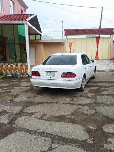 Mercedes E 240 1999, 366,000 km - 2.4 л - Bakı