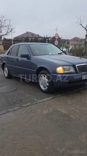 Mercedes C 200 1994, 300,000 km - 2.0 л - Quba