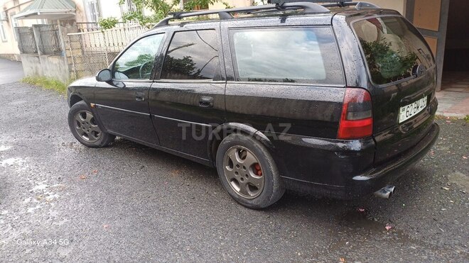 Opel Vectra 2000, 450,000 km - 1.6 l - Zaqatala