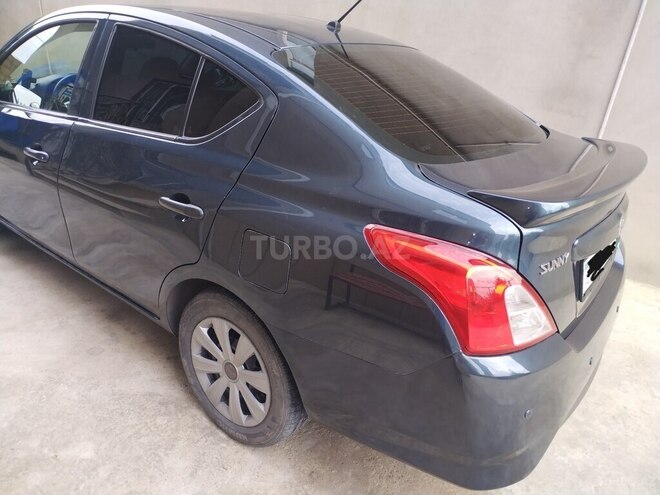 Nissan Sunny-6