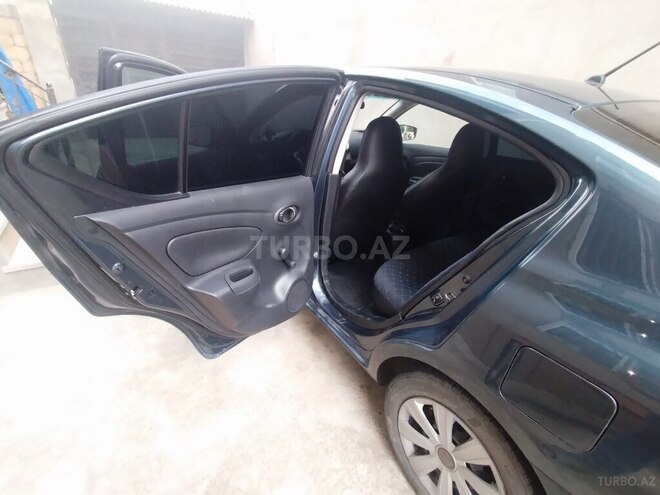 Nissan Sunny-11