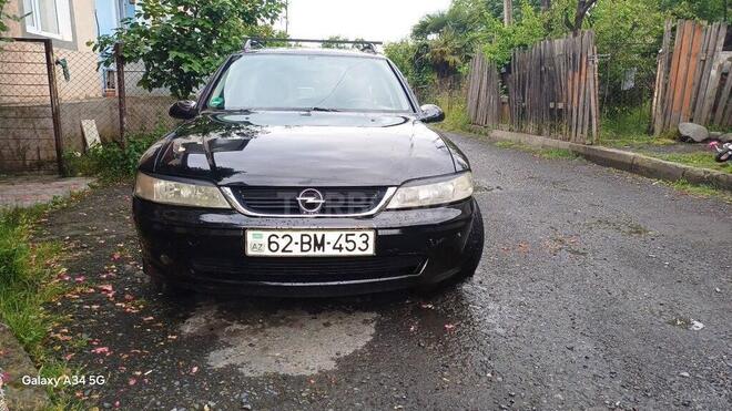 Opel Vectra 2000, 450,000 km - 1.6 l - Zaqatala