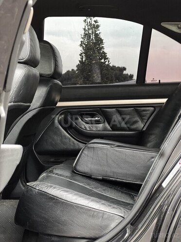BMW 528 1999, 289,000 km - 2.8 l - Bakı