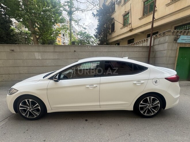 Hyundai Avante 2016, 140,000 km - 1.6 л - Bakı