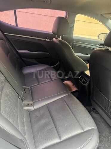 Hyundai Avante 2016, 140,000 km - 1.6 л - Bakı
