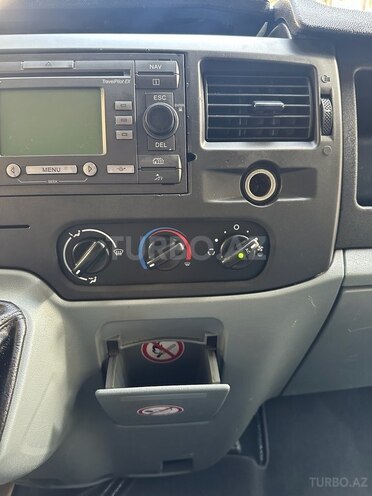 Ford Transit-18