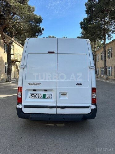 Ford Transit-5