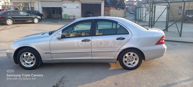 Mercedes C 180 2001, 330,000 km - 2.0 l - Bakı